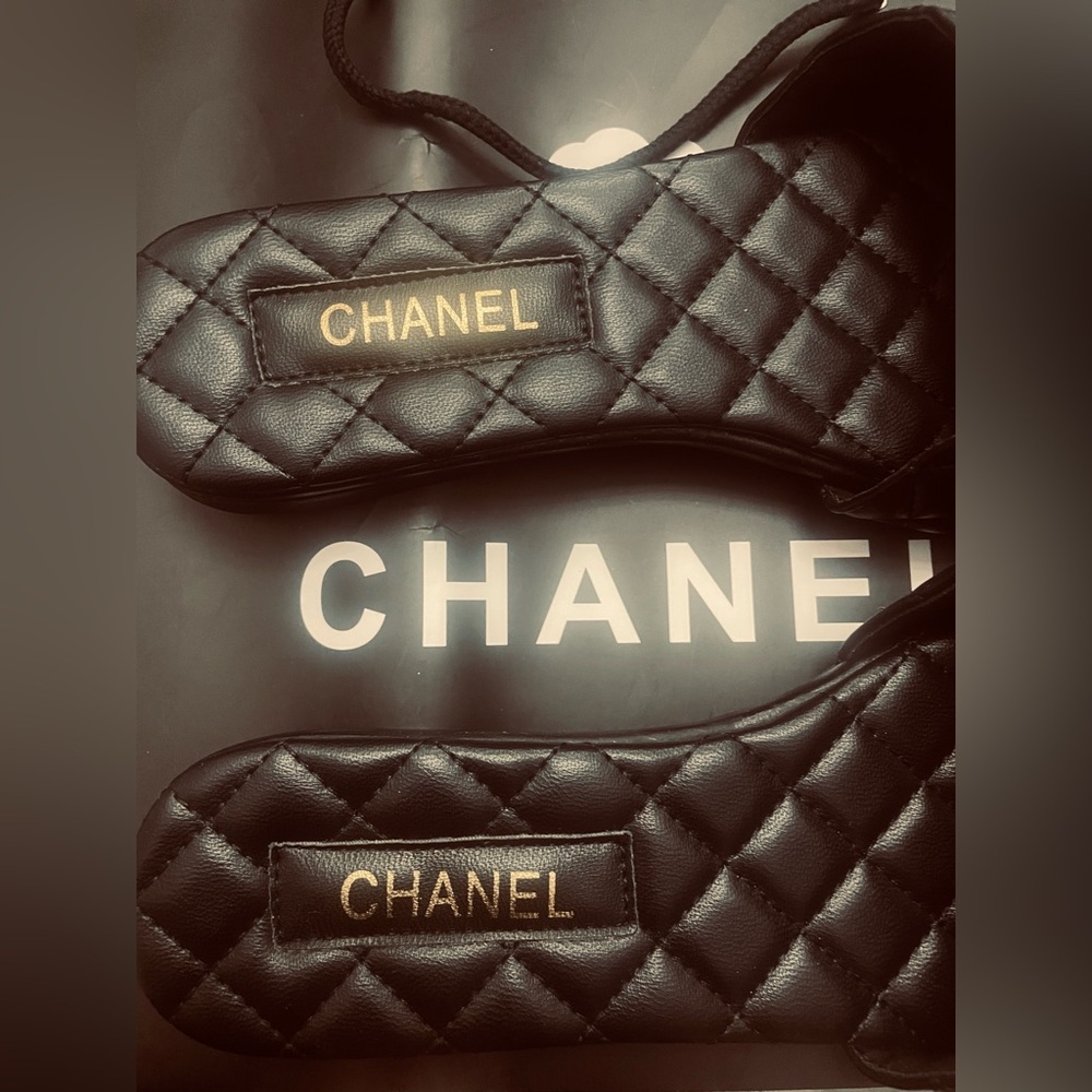 🔥 Chanel Black Quilted Vegan leather Sandals with Iconic chain CC size 39 9 - Picture 3 of 5